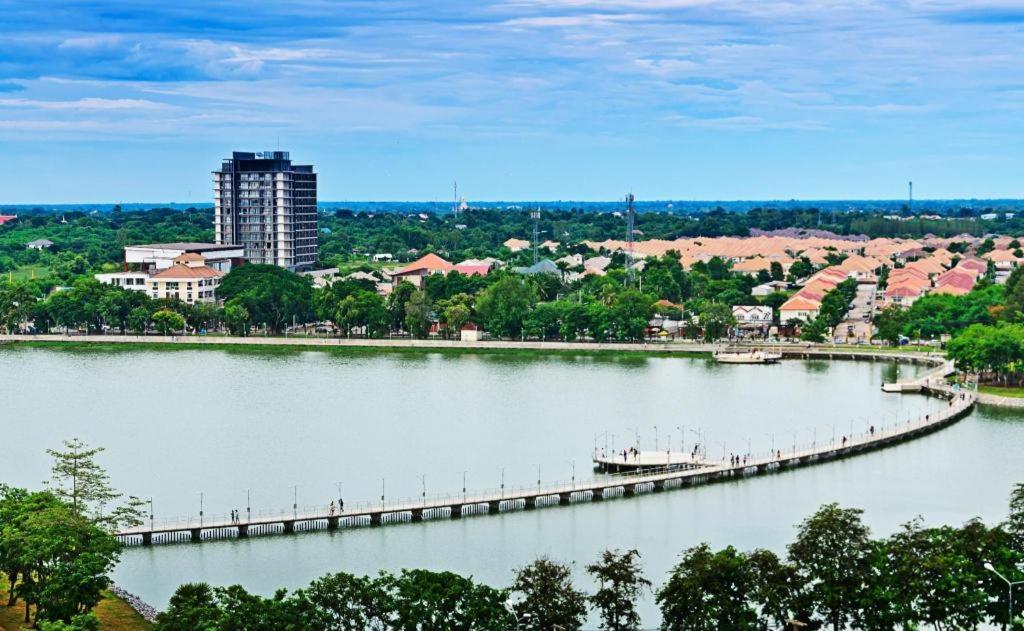 Qbix Hotel Хон Каен Экстерьер фото