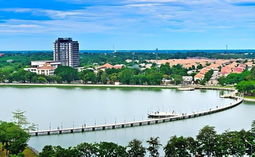 Qbix Hotel Хон Каен Экстерьер фото